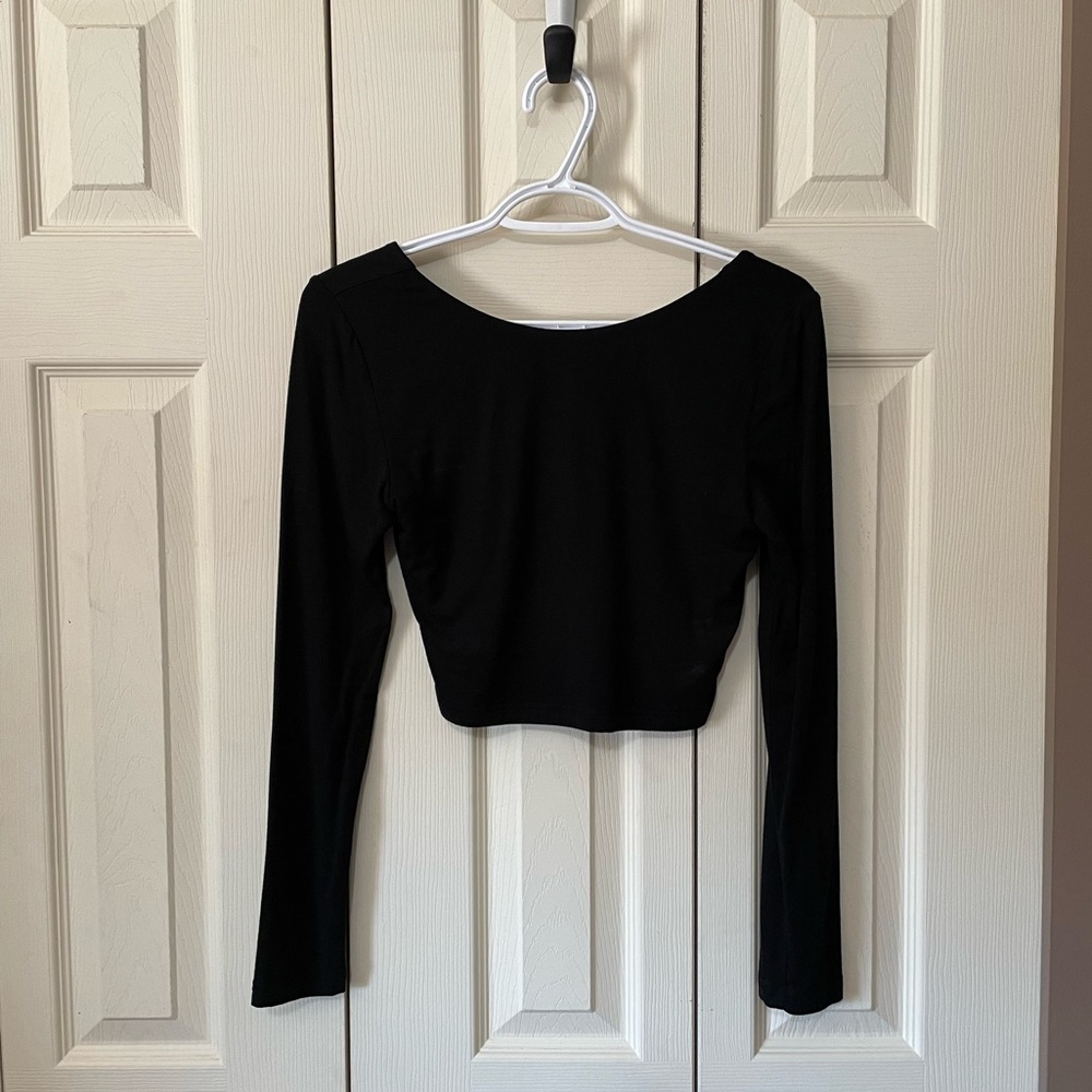 Long sleeved crop top